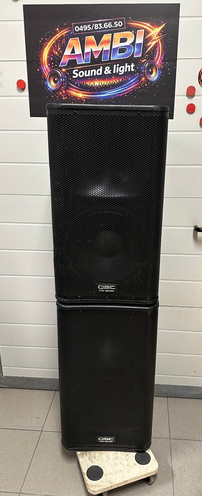 QSC KW122 actieve box, Audio, Tv en Foto, Ophalen of Verzenden, Zo goed als nieuw