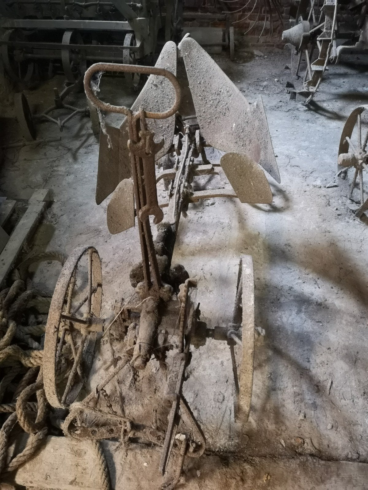 antieke vintage landbouwmachines paardgetrokken, Enlèvement