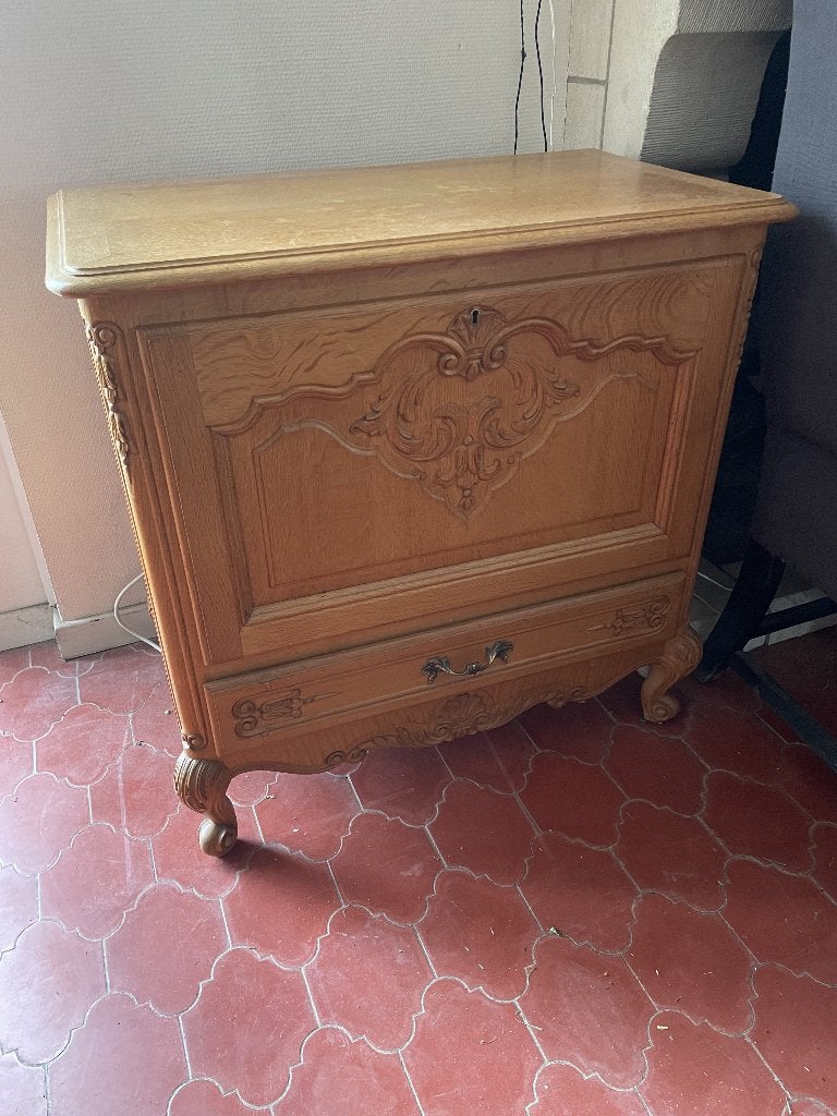 Petit bar Louis XVI, Ophalen
