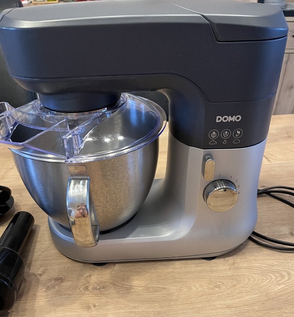 DOMO multifunctionele keukenmachine met accessoires, Elektronische apparatuur, 4 liter of meer, Ophalen, Gebruikt, 3 snelheden of meer