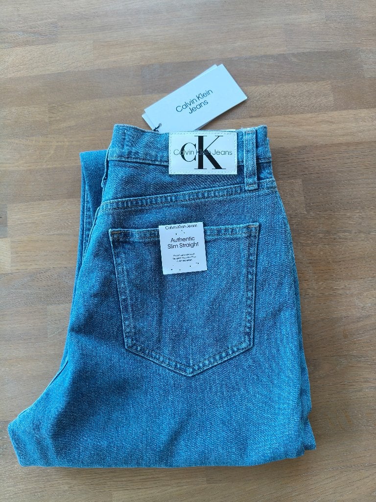 Straight jeans Calvin Klein, Blauw, Nieuw, Ophalen of Verzenden, W28 - W29 (confectie 36)