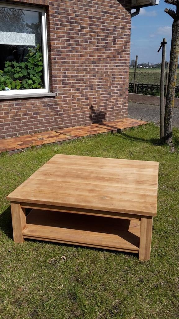 Massieve teakhouten salontafel
in nieuwe staat, Ophalen