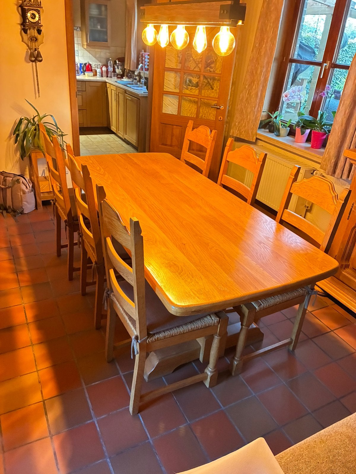 Eiken eetplaats te koop, Ophalen