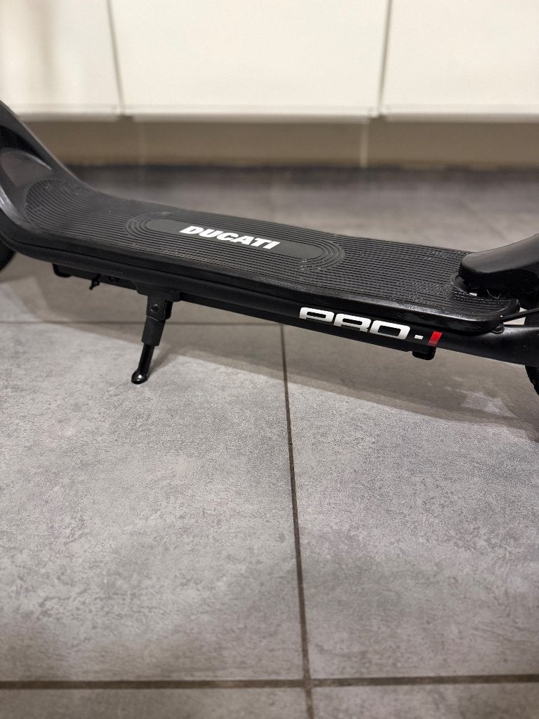 Trottinette électrique ducati neuf, Vélos & Vélomoteurs, Enlèvement ou Envoi