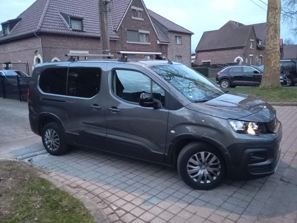 Peugeot rifter 1.2 PureTech Long Allure 7 pl, BTW wagen, Voorwielaandrijving, 7 zetels, 5 deurs, Zilver of Grijs
