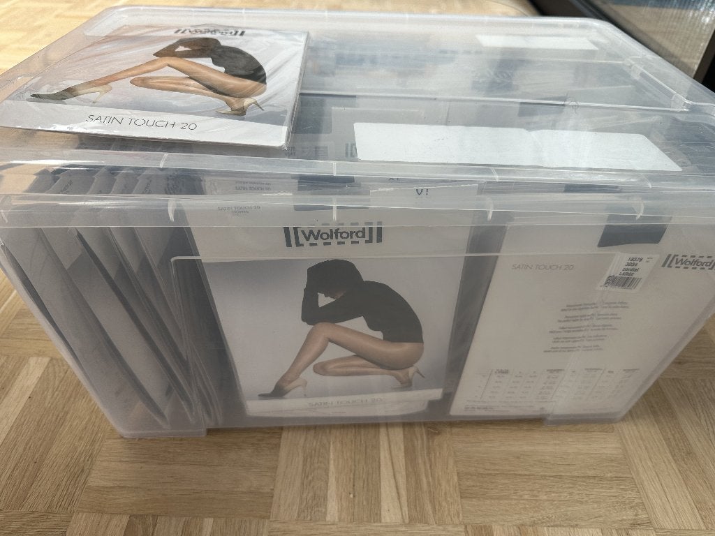 Lot Wolford en Falke panty's en kousen (+-1500 st.), Ophalen, Zo goed als nieuw, Panty