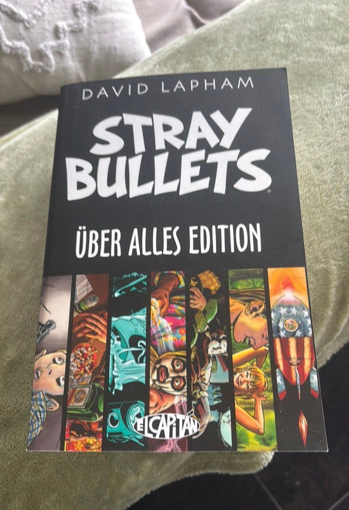 Stray Bullets Uber alles edition, Boeken, Ophalen, Zo goed als nieuw
