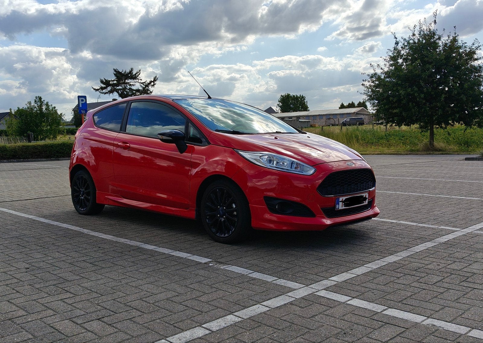 Ford fiesta ST-line (bj: 2015), 140pk! Airco!, Voorwielaandrijving, Stof, Start-stop-systeem, 102 kW