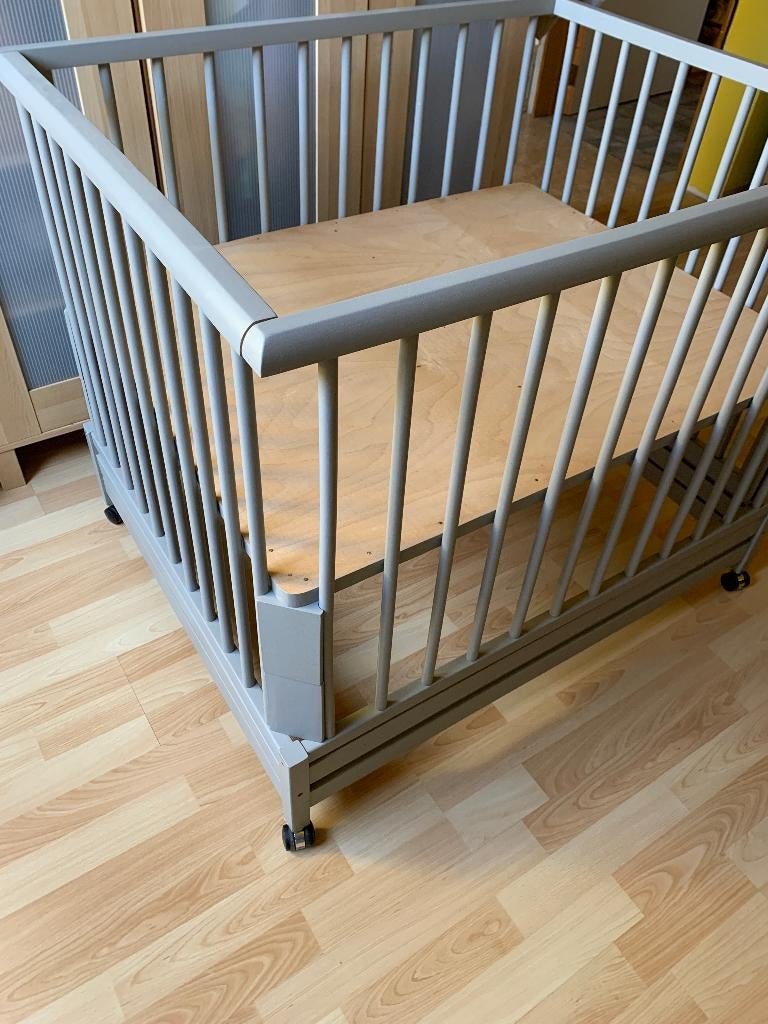 Parc pour bébé gris et modulable, Enlèvement, Utilisé, Rectangulaire, Roulettes