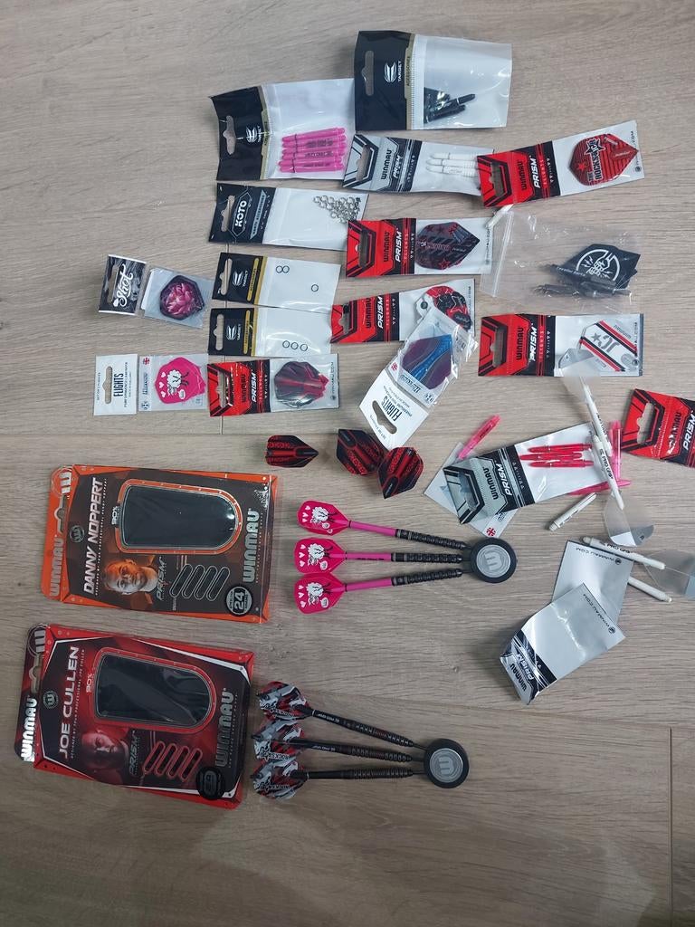 Complete dartsset : mat, blade 6, licht,  rand , accessoires, Sport en Fitness, Darts, Ophalen