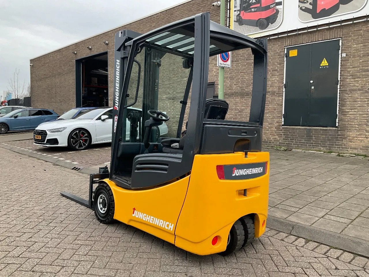 Jungheinrich EFG216K 1600KG 5.00METER HEFTRUCK, Articles professionnels, Machines & Construction | Chariots élévateurs & Transport interne