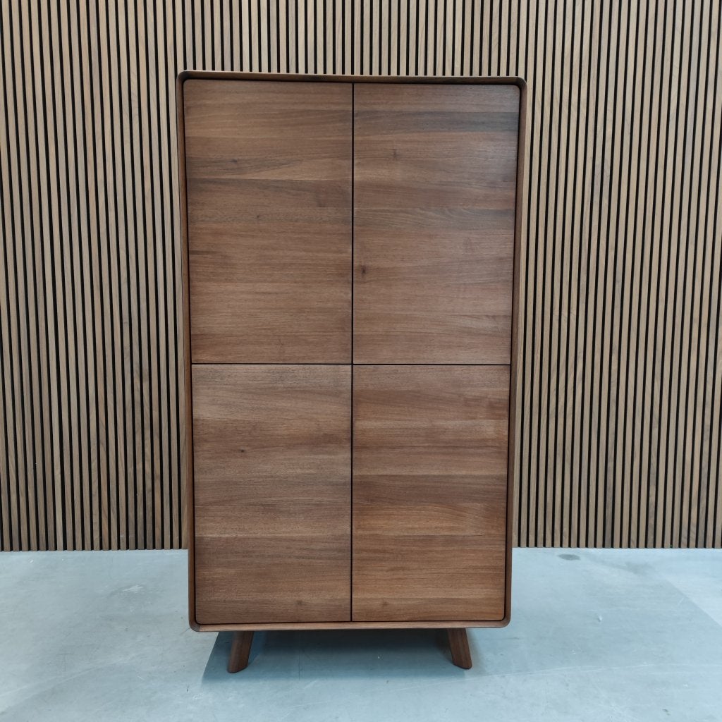 Artisan Neva highboard kast - American Walnut, Antiquités & Art, Enlèvement ou Envoi