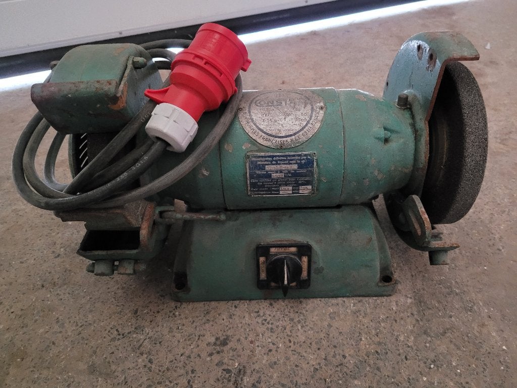 Touret à meuler triphasé professionnel, Enlèvement, Utilisé, 700 à 1000 watts, Autres types