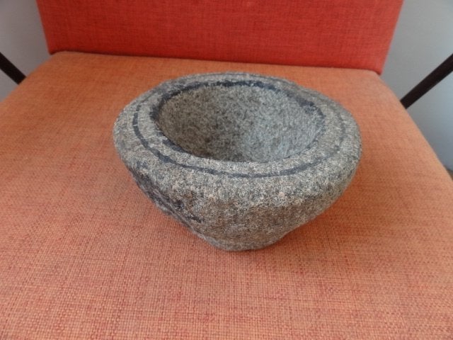 mortier en pierre dure lourd (stable)diam 16 cm de haut 9 cm, Autres types, Envoi, Utilisé, Pierre/céramique