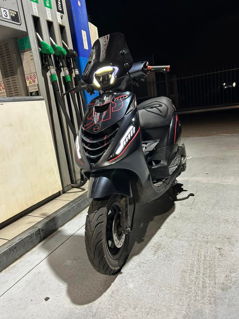 Waardepeiling zip 4takt 80cc, Fietsen en Brommers, Scooters | Piaggio, Zo goed als nieuw, Zip, Ophalen