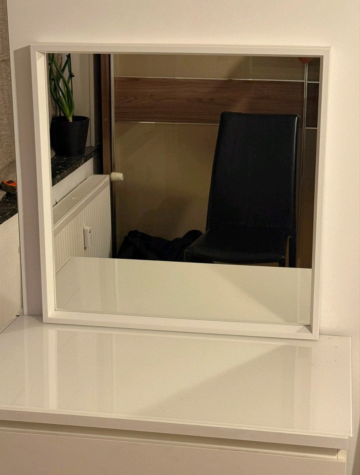 Miroir NISSEDAL 65x65 blanc, Maison & Meubles, Accessoires pour la Maison | Miroirs, Moins de 100 cm, Enlèvement, 50 à 75 cm, Carré