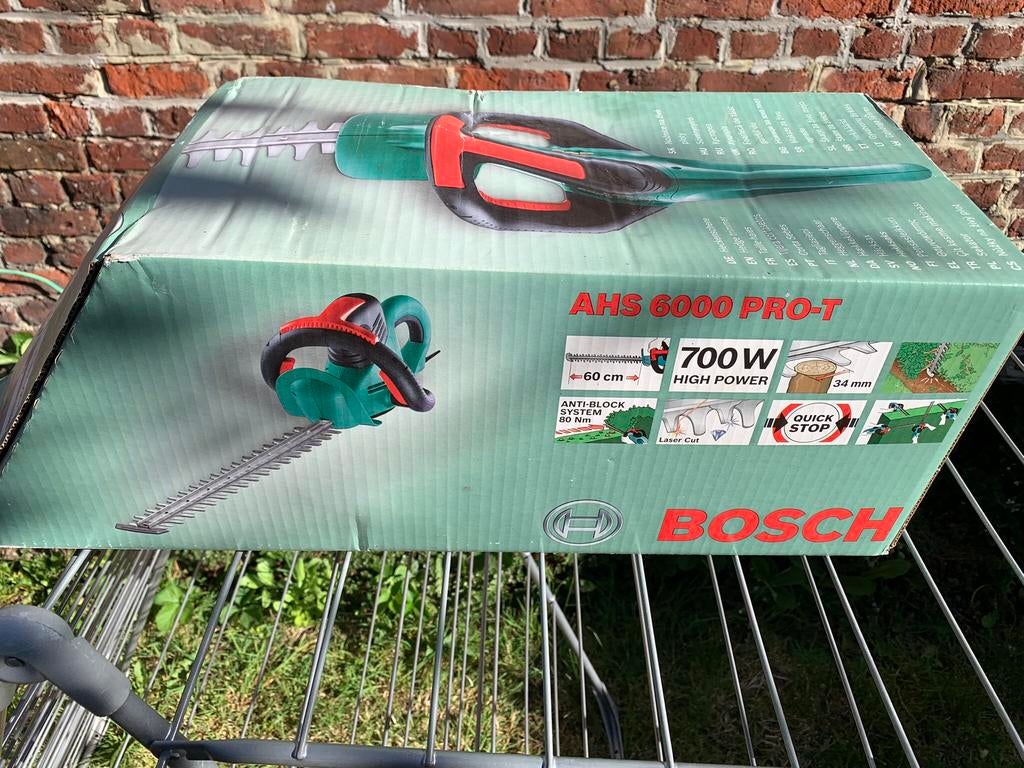 Taille haies 700w, Enlèvement, Utilisé