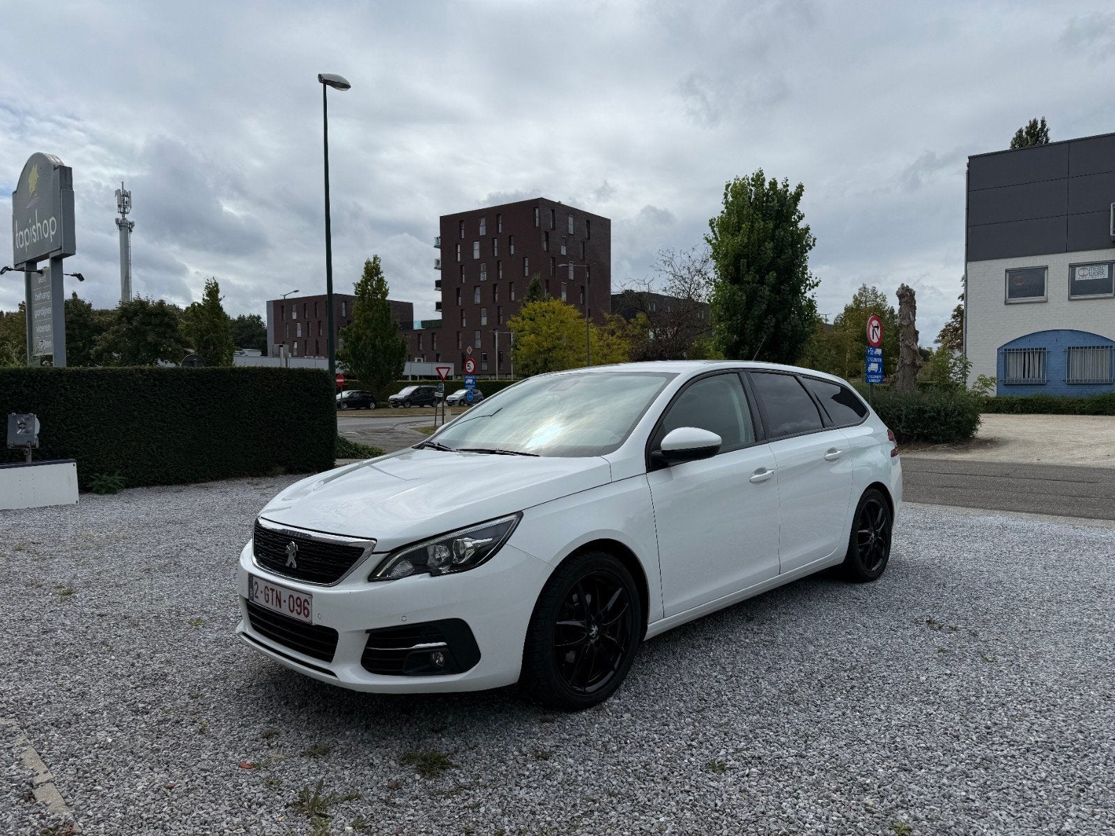 Peugeot 308 FACILIFT ESSENCE, Achat, 1250 kg, Euro 6, Noir