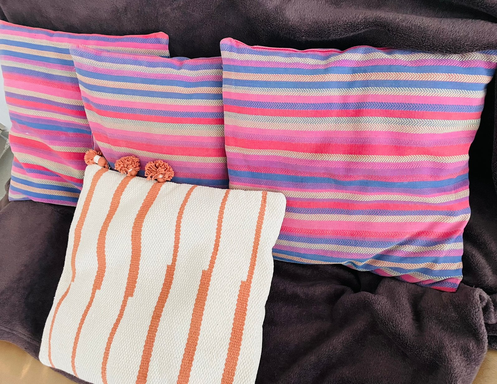 Ensemble de 4 jolis coussins décoratifs, Maison & Meubles, Enlèvement ou Envoi