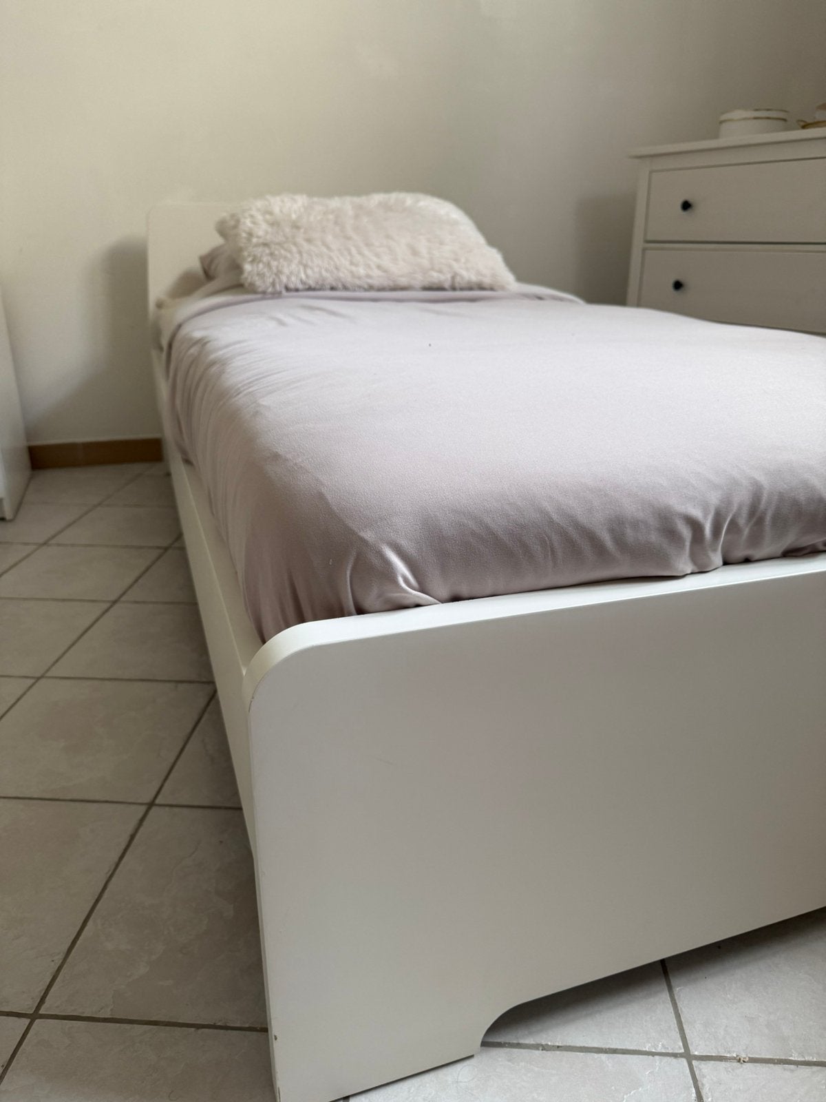 Lit 1 place ikea 90x200 avec MATELAS et SOMMIER, Maison & Meubles, 90 cm, Enlèvement, 200 cm, Blanc