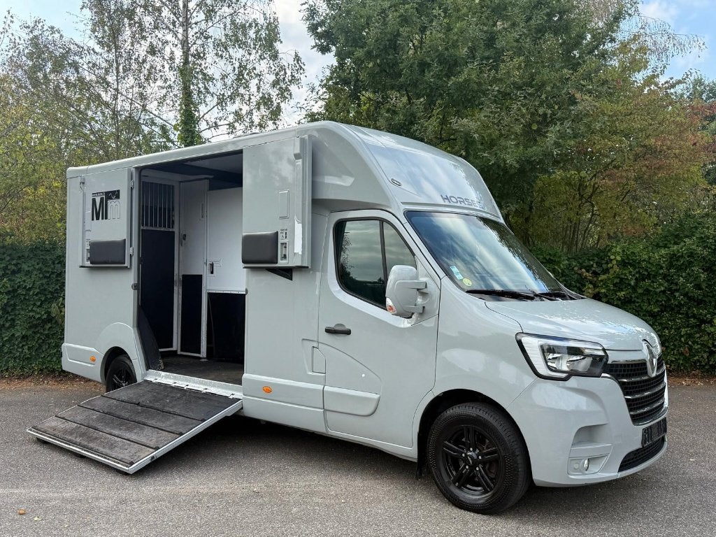 Renault Master 2022 MTM Paardenwagen Horsetruck camionette, Ophalen