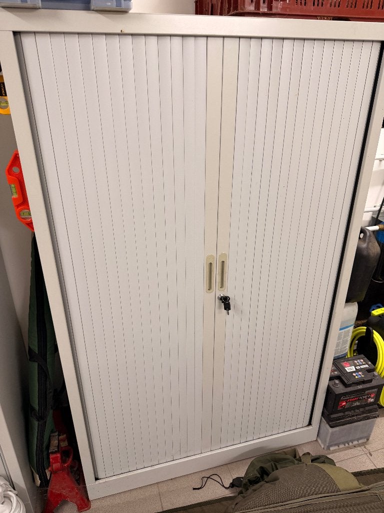 archiefkast met roldeuren en slot, Ophalen, 100 tot 150 cm, Zo goed als nieuw, Metaal