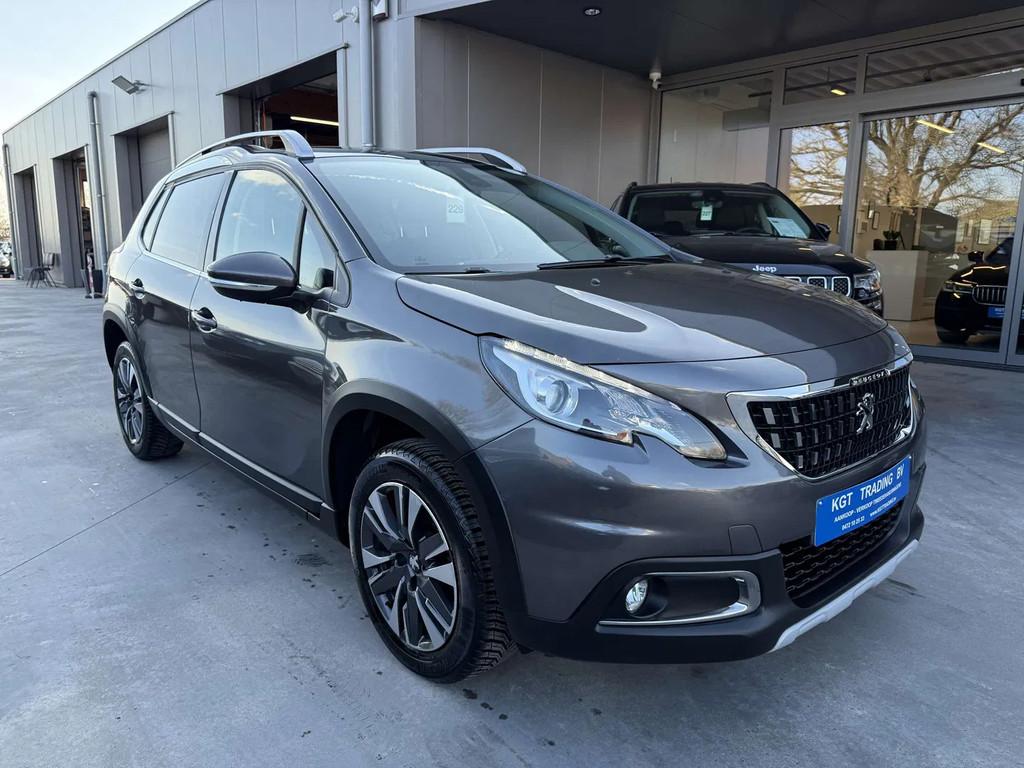 Peugeot 2008 1.2i ALLURE NAVIGATIE PANO-DAK CAMERA CARPLAY L, USB, Gebruikt, 1199 cc, Leder