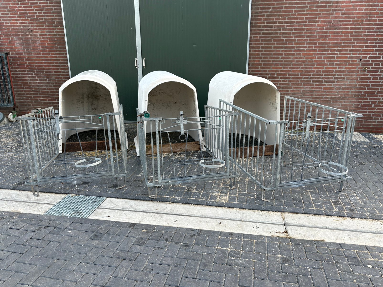 3 Kalveriglo’s / kalverhutten / kalverhok, Dieren en Toebehoren