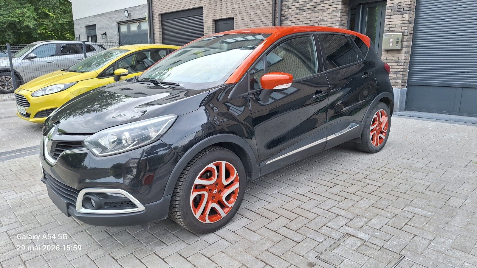 Belle Renault Captur 1.2 TCe ** AUTOMATIQUE **, Auto's, Renault, Stof, Zwart, Captur, Navigatiesysteem