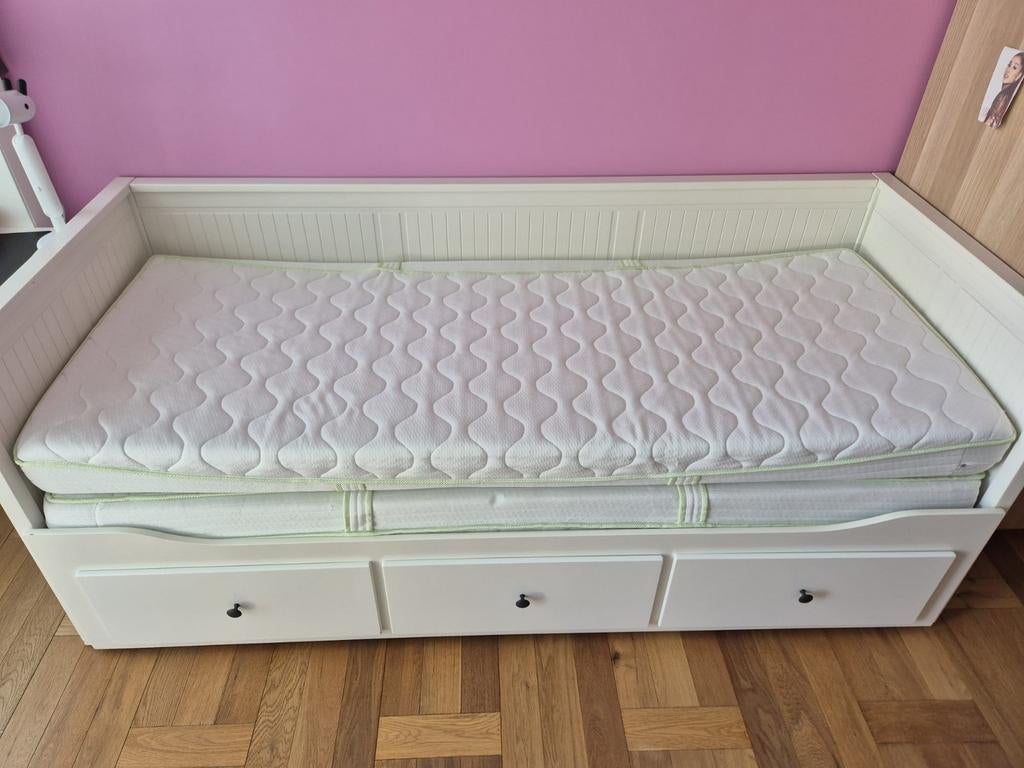 Lit gigogne avec matelas., Bois d'échafaudage, Utilisé, 200 cm, Deux personnes