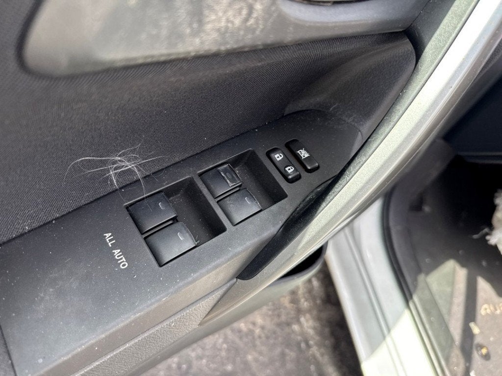 COMMUTATEUR VITRES ELECTRIQUES Auris Touring Sports (E18), Kundenbetreuung@toyota.de, Toyota, Utilisé, Toyota-Allee 2
50858  Köln, DE