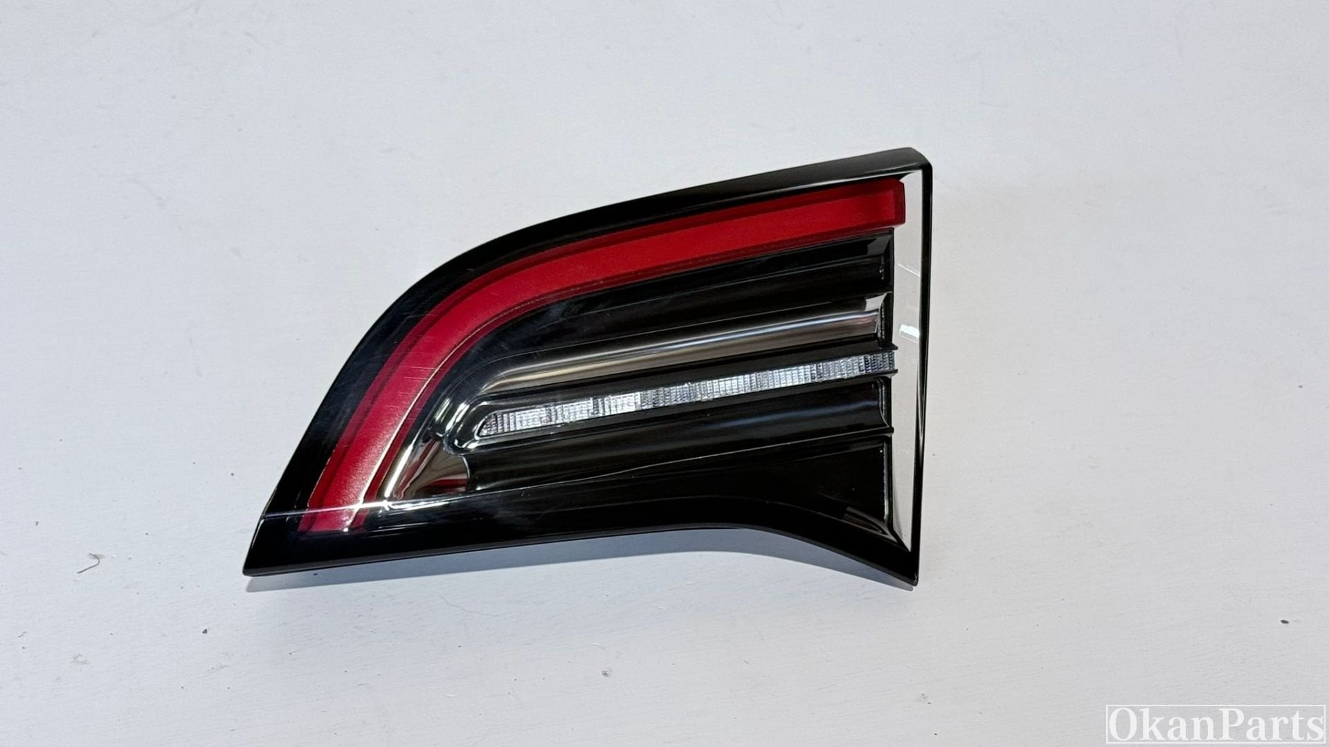 Feu arri re droit LED pour Tesla Model Y, Tesla, Inc., Utilisé, Info@tesla.com, Tesla Road 1
78725  Austin