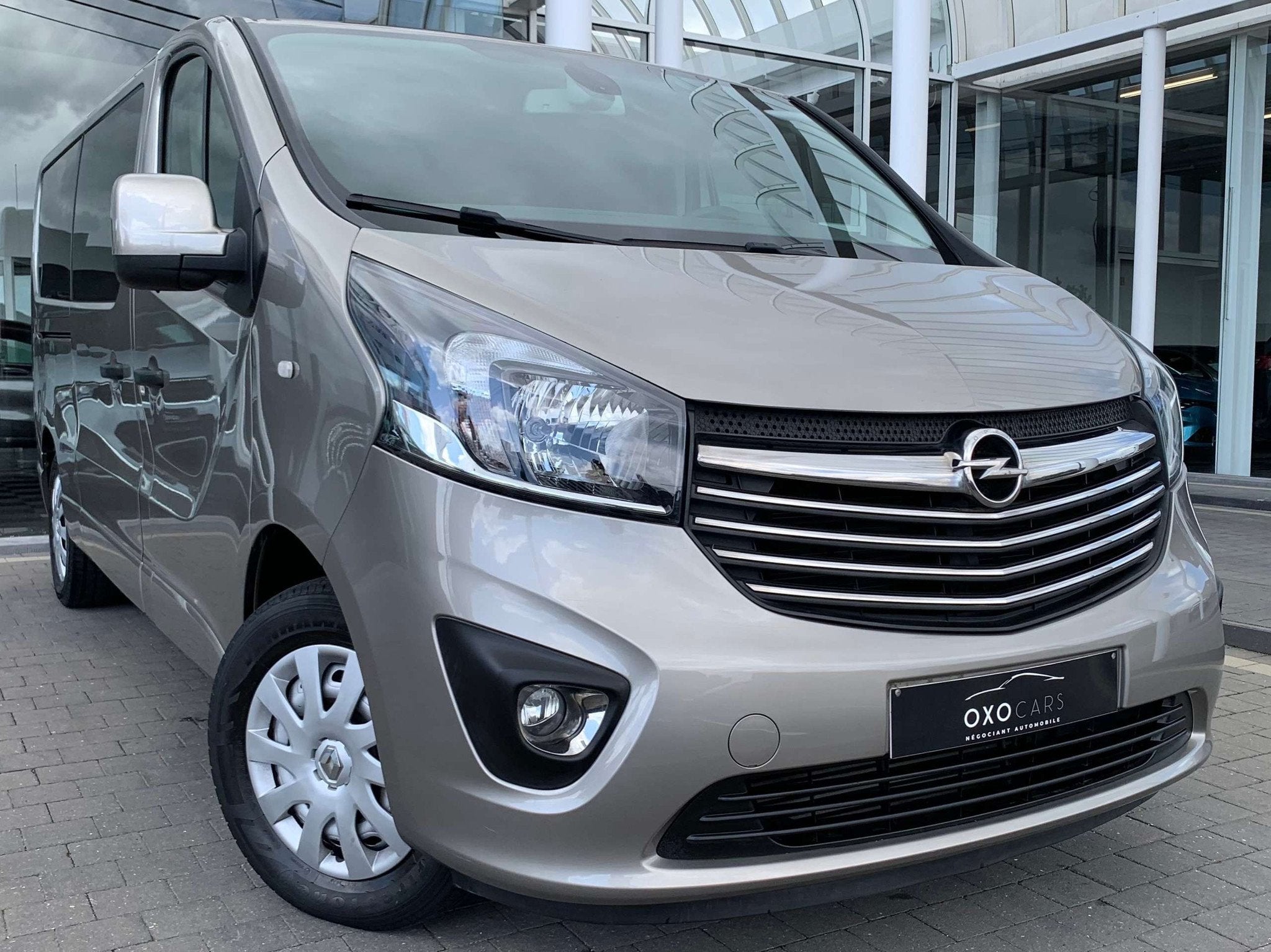 Opel Vivaro XL 1.6 CDTI BI-TURBO 125CV / 8 PLACES / LONG CHA, Autos, Opel, Cruise Control, 8 places, Achat, Vivaro