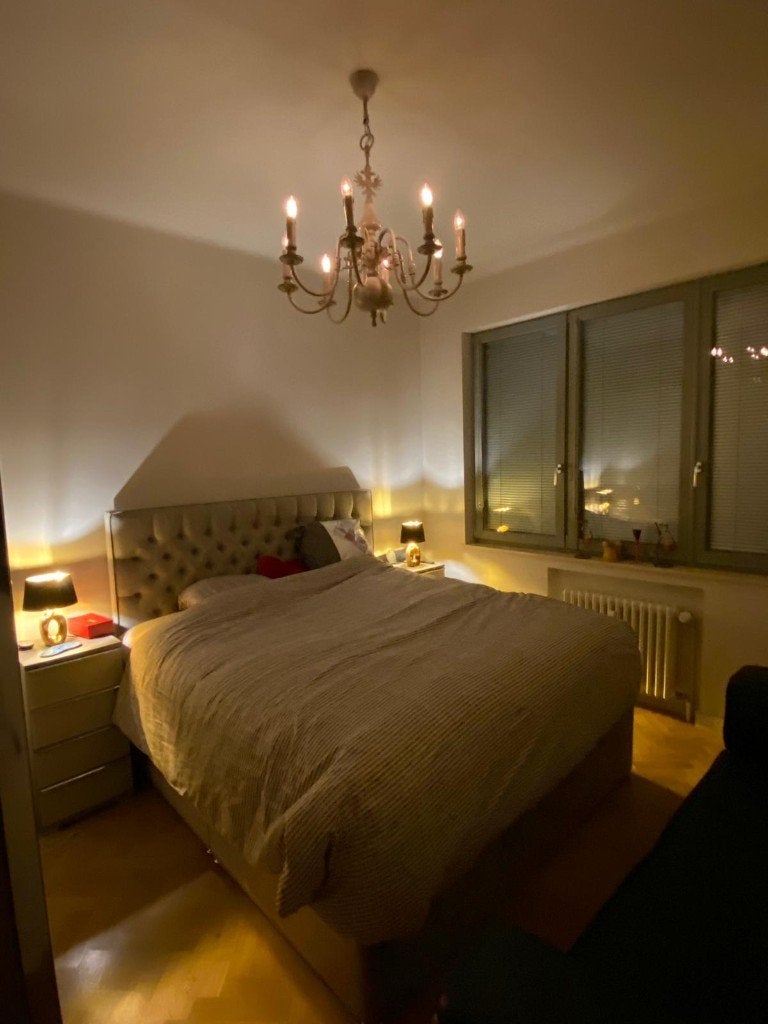 CHESTERFIELD Boxspring bed 1m80 +2 bijhorende nachtkastjes., Ophalen, Tweepersoons, Zo goed als nieuw, Exacte kleur is TAUPE. Britse topkwaliteit CHESTERFIELD.