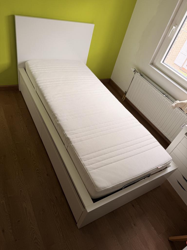 MALM Bed hoog, 2 lades, 90x200, incl matras en bedbodem, Huis en Inrichting, Slaapkamer | Bedden, Ophalen, Gebruikt, 90 cm, Eenpersoons