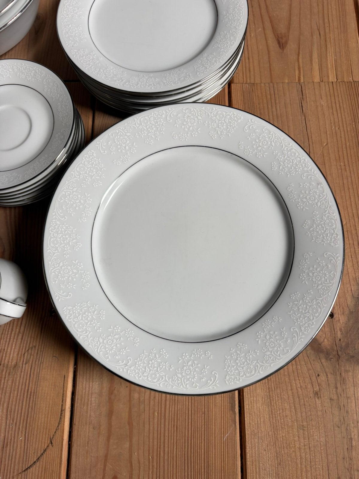Bordenset Noritake Tahoe 24 stuks (porselein), Maison & Meubles, Cuisine | Vaisselle, Enlèvement, Comme neuf, Porcelaine, Assiettes(s)