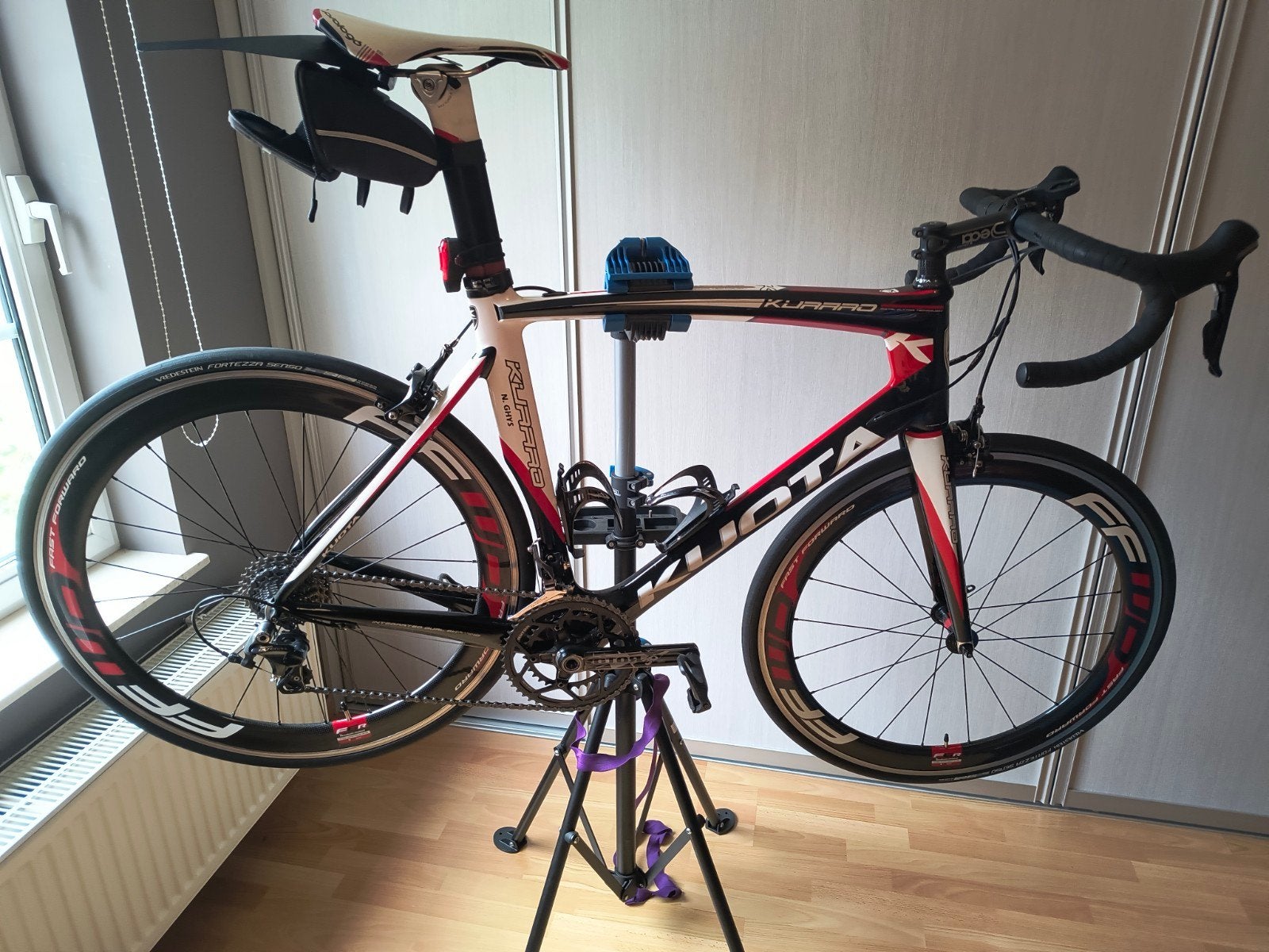 Kuota Kuraro XL met passende wielset FFWD F6R, Fietsen en Brommers, 28 inch, Gebruikt, Carbon, 57 tot 61 cm