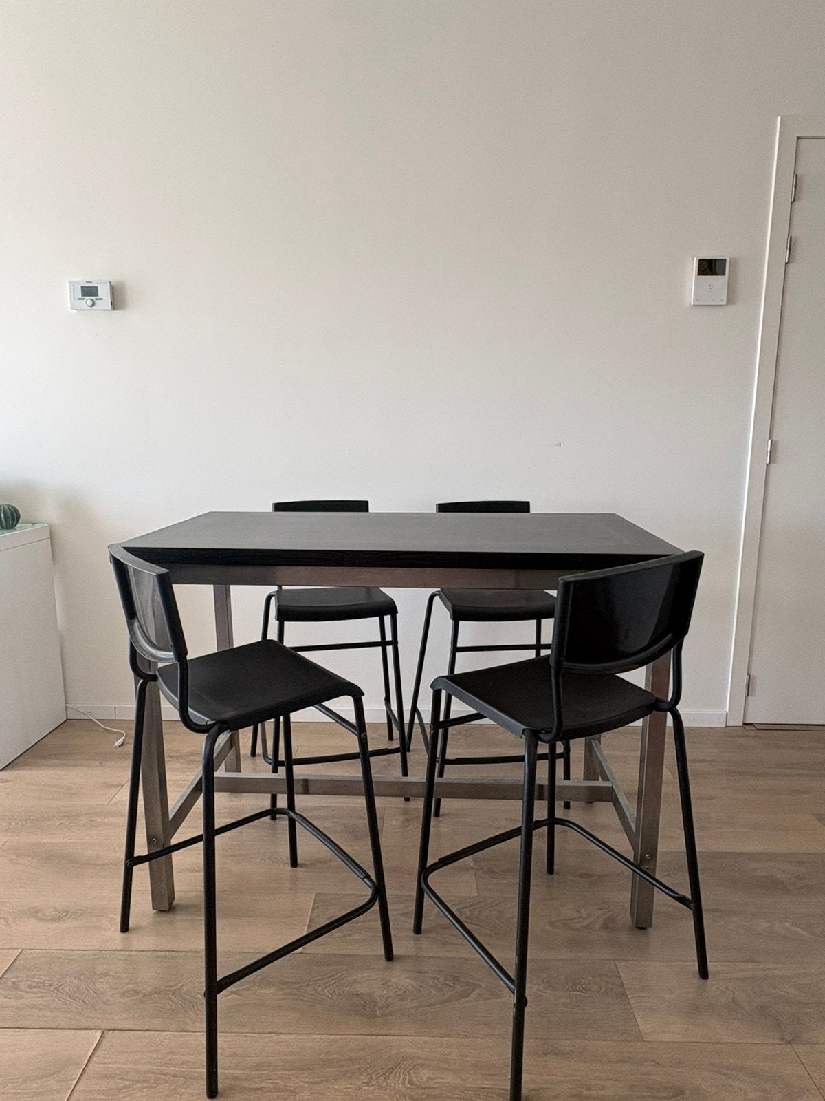 IKEA eettafel met 4 stoelen, Ophalen, 5 krukken of meer, 60 tot 90 cm, Nieuw