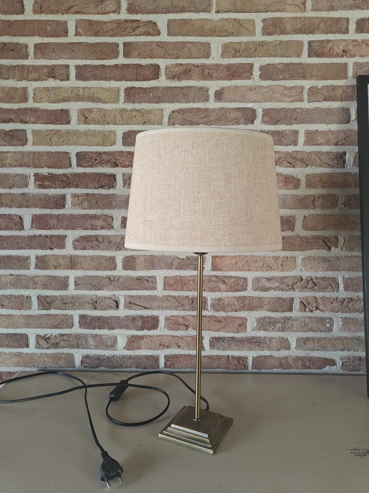 Tafellamp in klassieke stijl – messingkleurig met beige lamp, Enlèvement ou Envoi