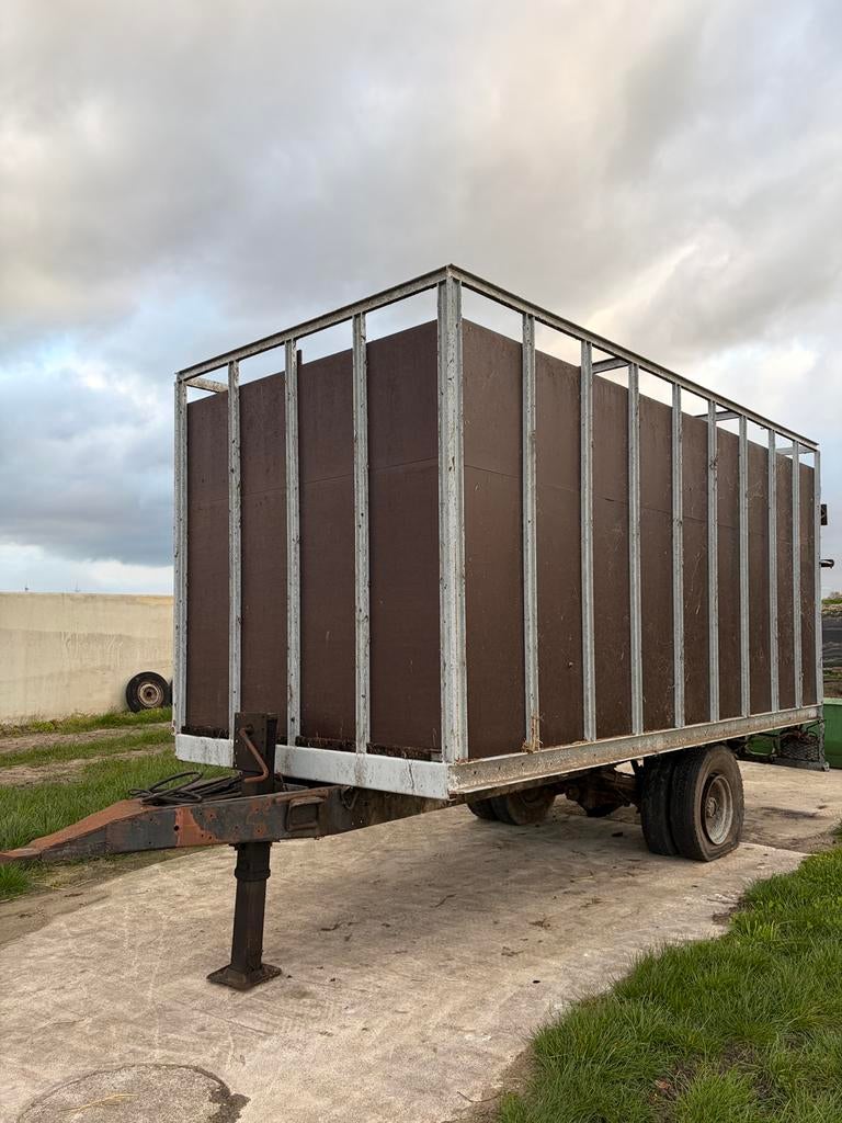 Beestenwagen met hydraulische achterklep, Zakelijke goederen, Landbouw | Werktuigen, Ophalen