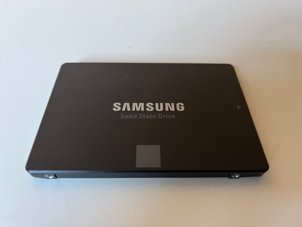 Samsung 860 EVO 250GB SATA SSD, Computers en Software, Harde schijven, Intern, Ophalen of Verzenden, Zo goed als nieuw, Samsung