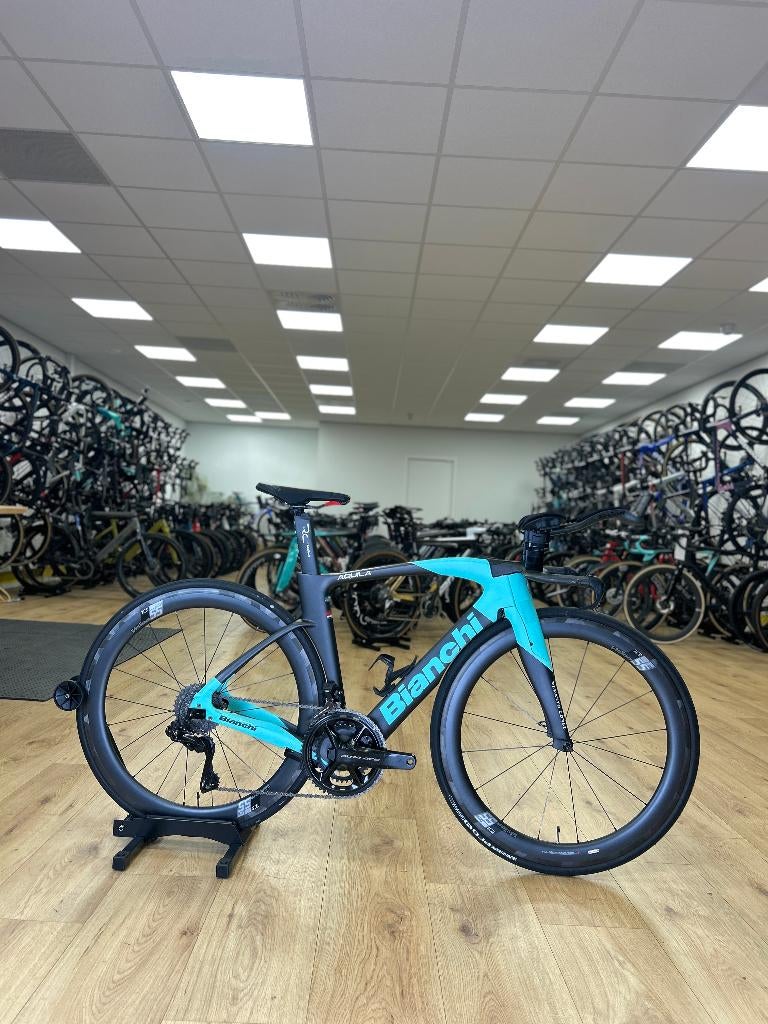 Bianchi Aquila CV Dura Ace Di2 Carbon Racefiets, Enlèvement, Comme neuf