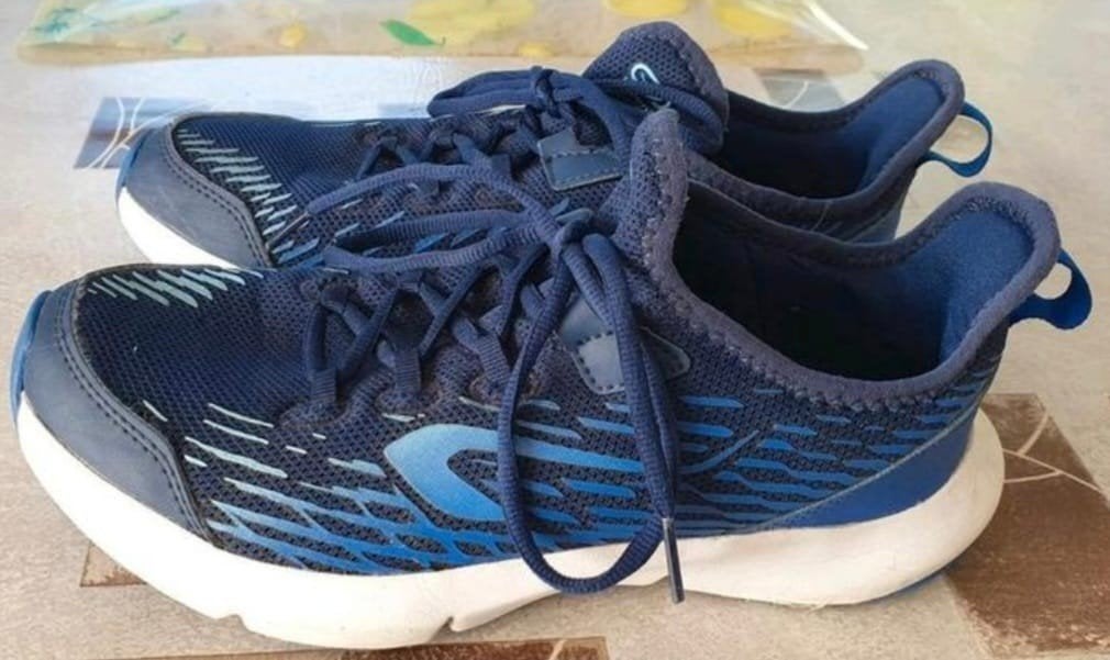 2x Sportschoenen maat 40: Artengo TS530 & Kalenji, Blauw, Sportschoenen, Ophalen of Verzenden, Zo goed als nieuw
