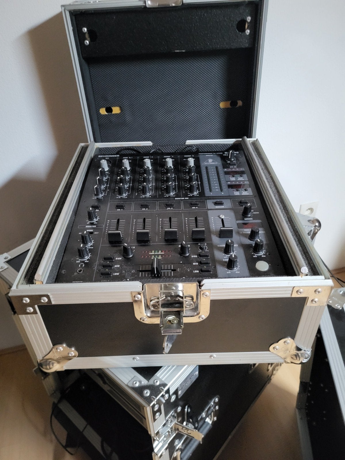 Behringer DJX750 DJ-mixer, Muziek en Instrumenten, Ophalen