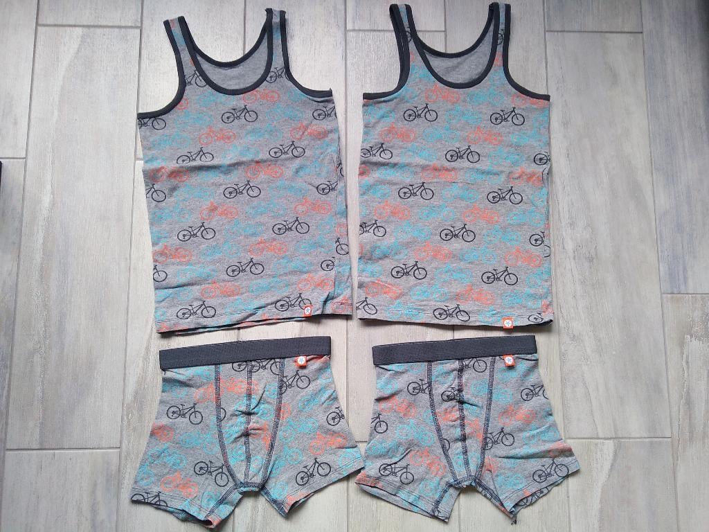 ★ M128/134 - Set ondergoed, Enlèvement ou Envoi, Utilisé, Garçon, Vêtements de nuit ou Sous-vêtements