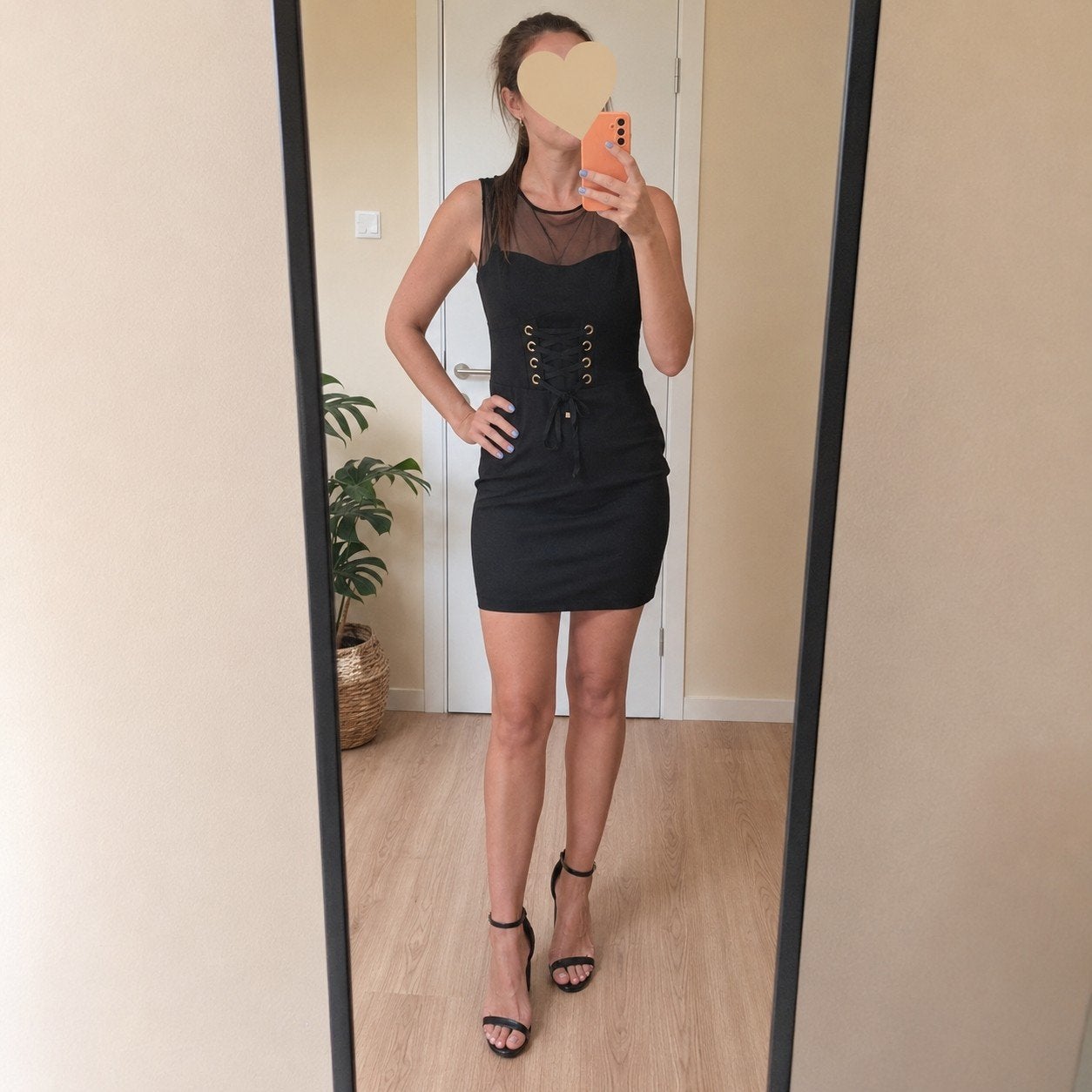 Petite robe noire signée Guess, Vêtements | Femmes, Guess, Enlèvement ou Envoi, Au-dessus du genou, Noir