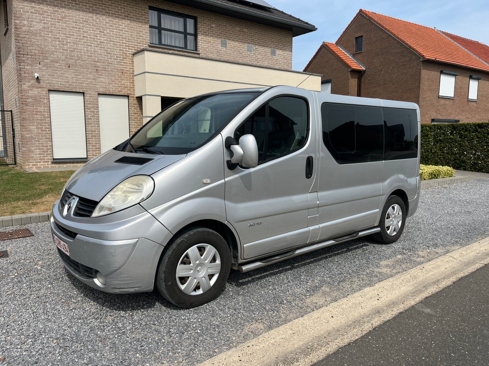 Renault Trafic 2.2 Diesel 9 litres, Argent ou Gris, Achat, 4 portes, Entreprise