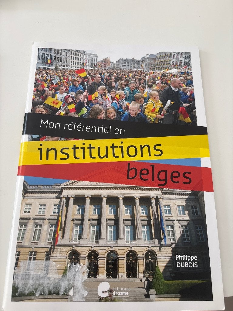 Livre « Mon référentiel en institutions belges », Boeken, Schoolboeken, Ophalen, Gelezen, ASO, Maatschappijleer