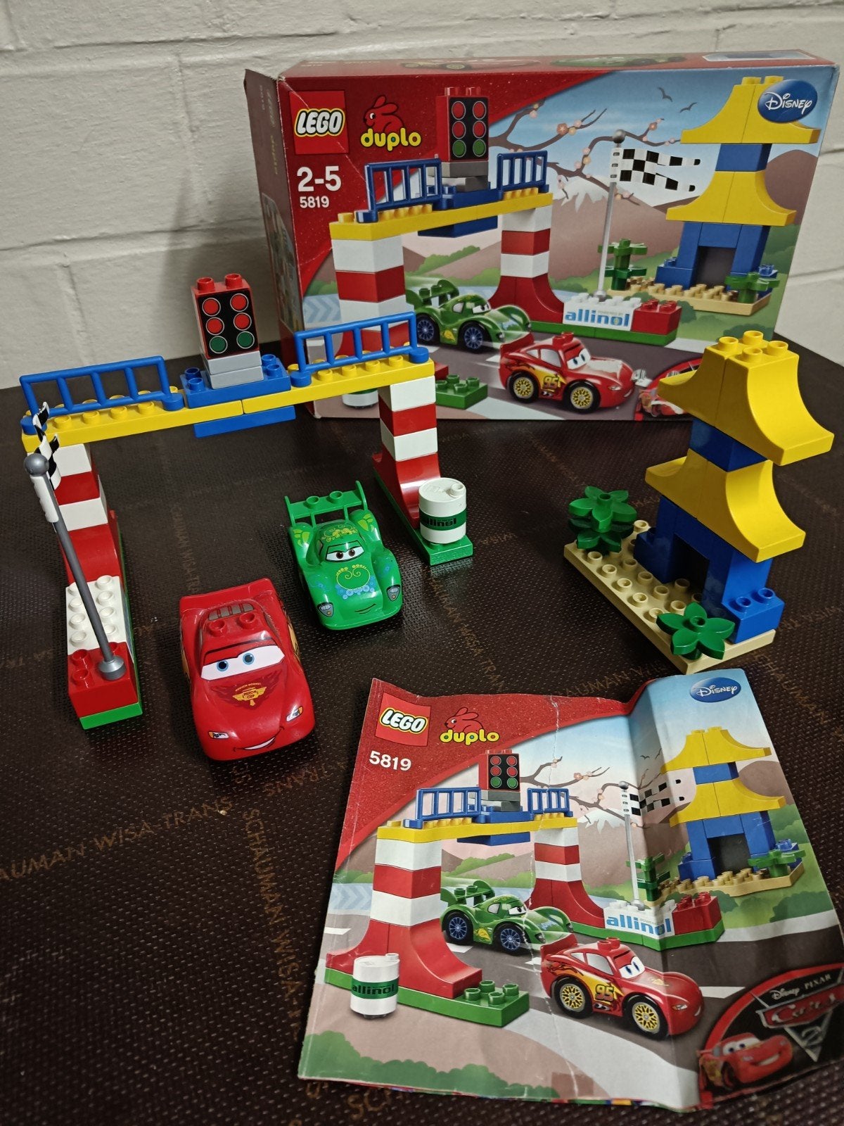 Duplo Cars Tokyo drift grand prix, Kinderen en Baby's, Speelgoed | Duplo en Lego, Ophalen, Compleet, Zo goed als nieuw, Duplo