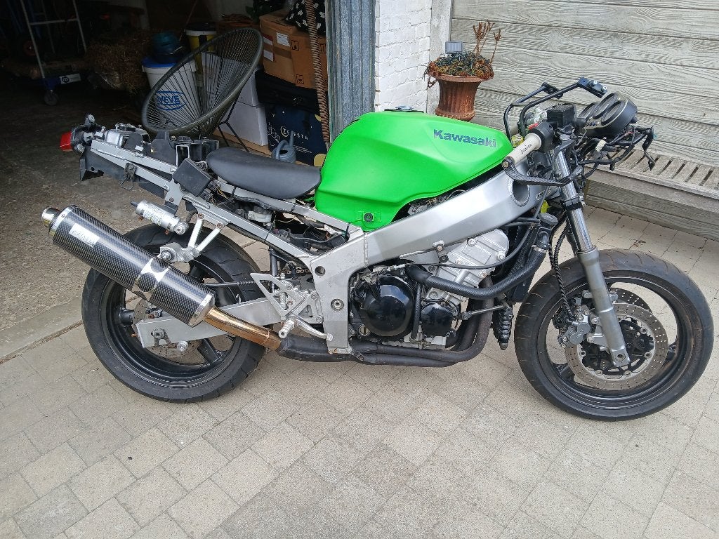 Kawasaki zx 600 1998, Motos, Motos | Kawasaki, Occasion, Plus de 35 kW, 4 cylindres, Manuelle